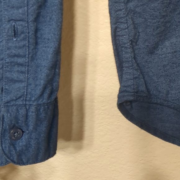 HOLLISTER CHAMBRAY SHIRT - Picture 5 of 6